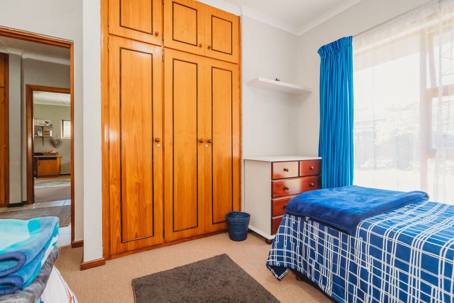 5 Bedroom Property for Sale in Heatherlands Western Cape